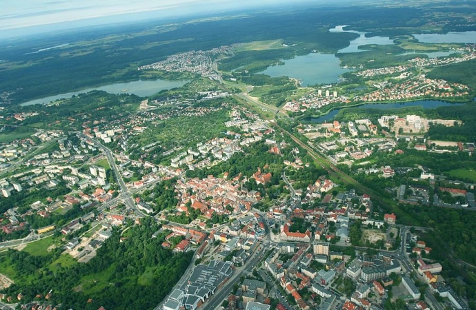 Władze miasta podpisały umowę na nowe nasadzenia.