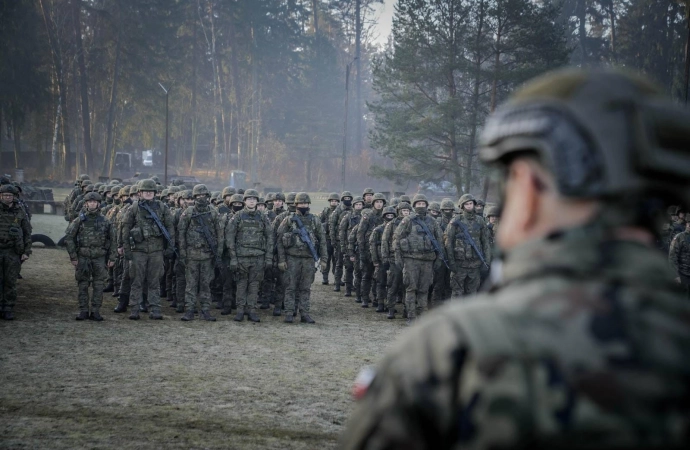 Więcej wojska na drogach